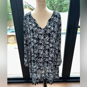 2 for $26 Soft Surroundings Tunic Top Belle Batik Black White Floral Large